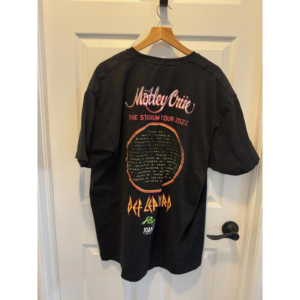 2022‎ MOTLEY CRUE IS BACK “THE STADIUM TOUR” T-SHIRT ADULT 2XL xxl BLACK rare - Picture 2 of 4
